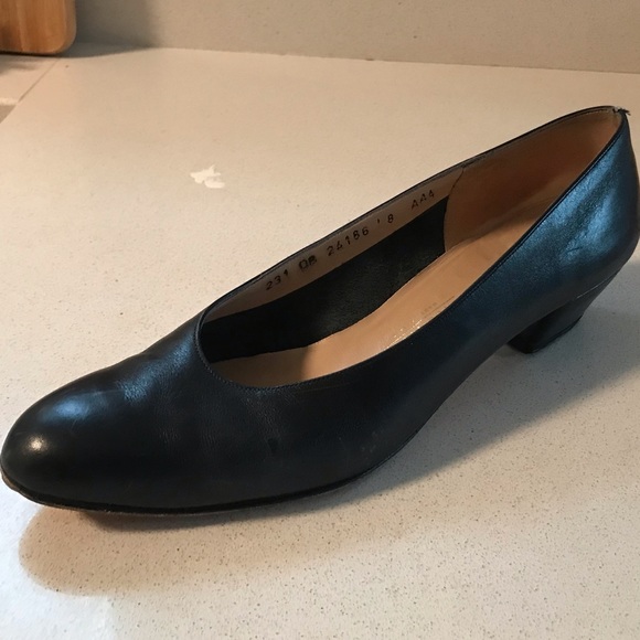 Navy Salvatore Ferragamo Leather Pumps - Picture 7 of 14